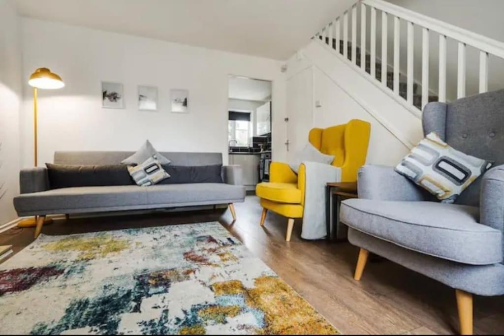 הוילה מנצ'סטר Newly Renovated House Near Trafford Centre מראה חיצוני תמונה